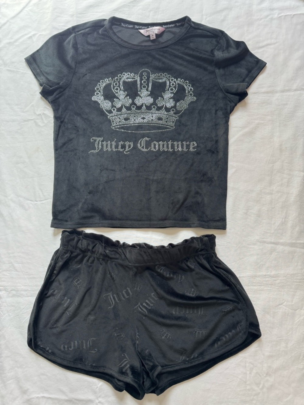 Juicy Couture Velour Pajama Loungewear Shirt and Shorts Set Size Medium